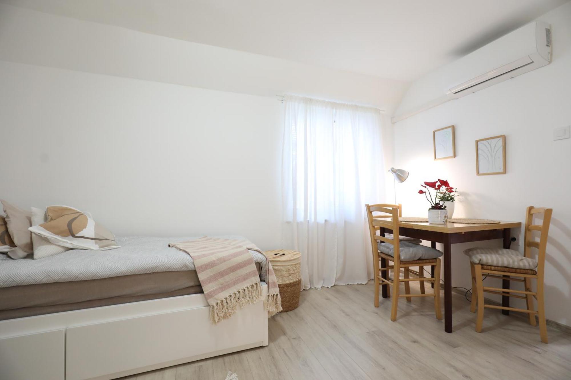 Apartment Mir Pula Extérieur photo